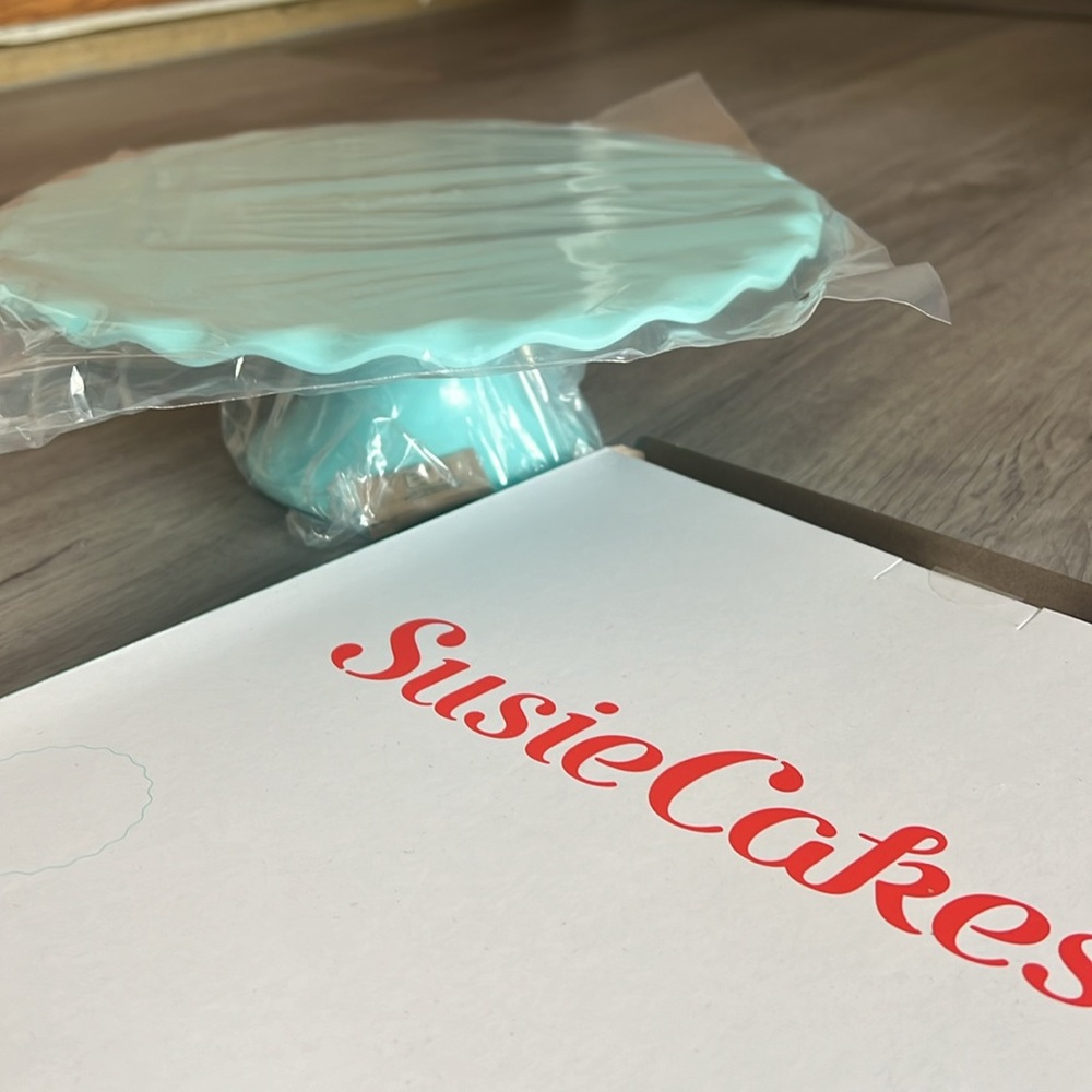 ❤️ SusieCakes Cake Stand